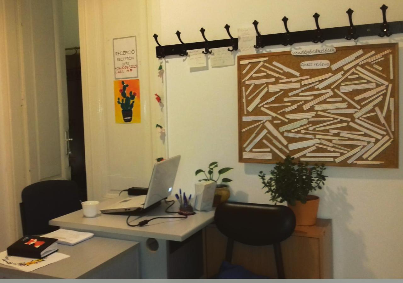 Romzsa Todor Kollegium Hostel Szeged Buitenkant foto