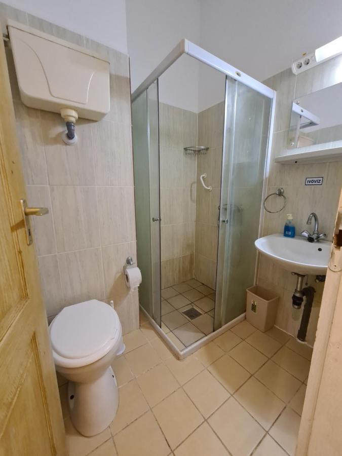 Romzsa Todor Kollegium Hostel Szeged Buitenkant foto
