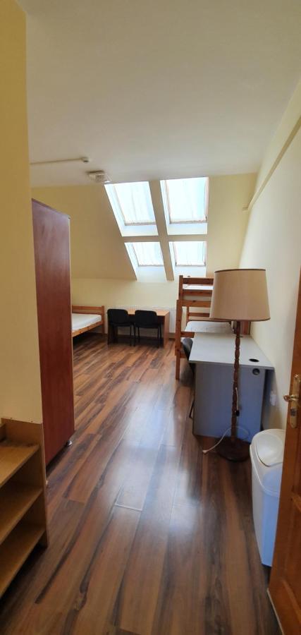 Romzsa Todor Kollegium Hostel Szeged Buitenkant foto