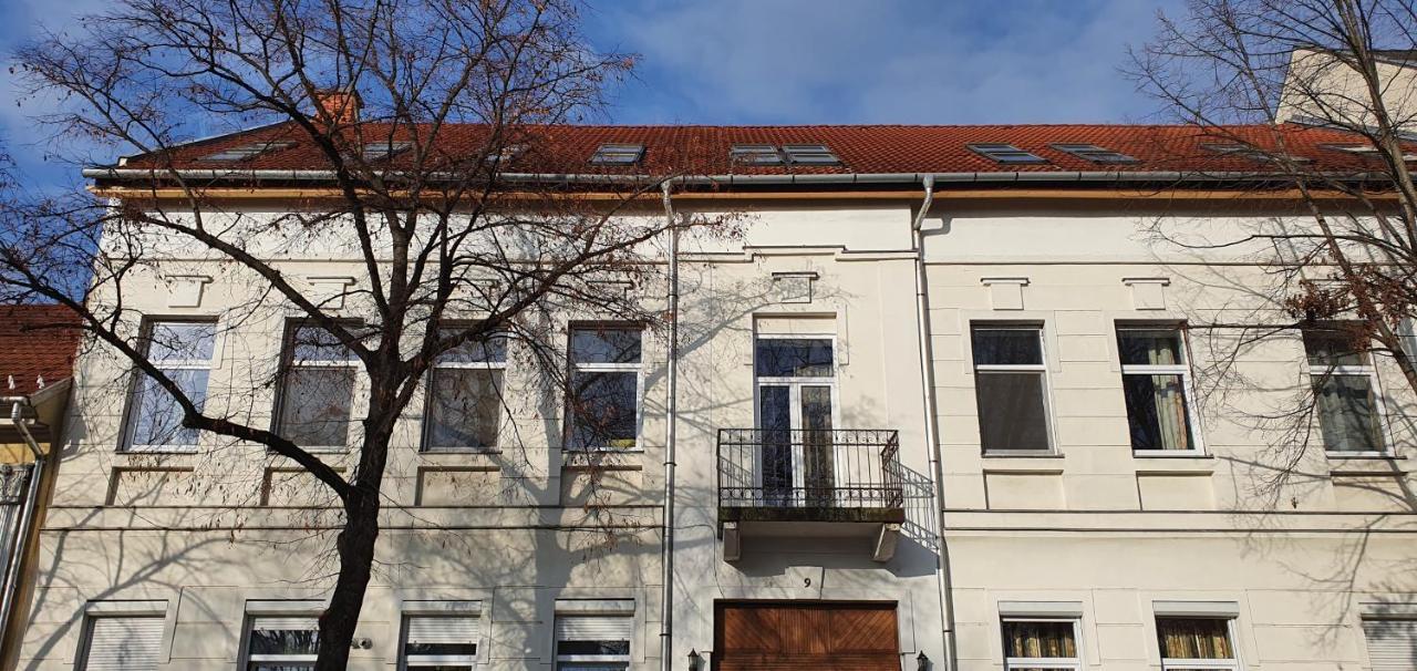 Romzsa Todor Kollegium Hostel Szeged Buitenkant foto