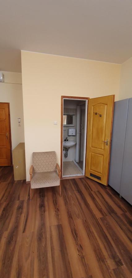 Romzsa Todor Kollegium Hostel Szeged Buitenkant foto