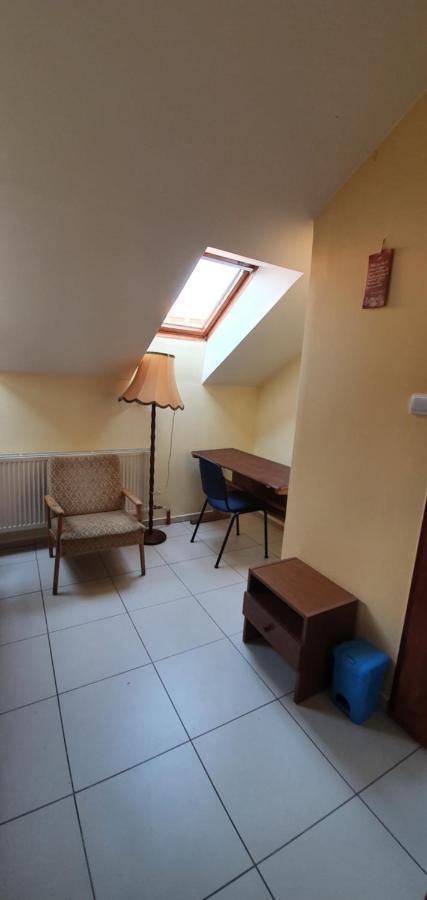 Romzsa Todor Kollegium Hostel Szeged Buitenkant foto