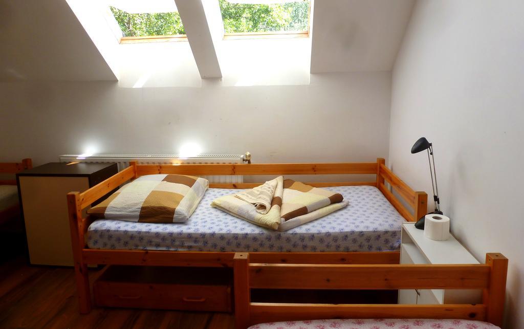 Romzsa Todor Kollegium Hostel Szeged Buitenkant foto