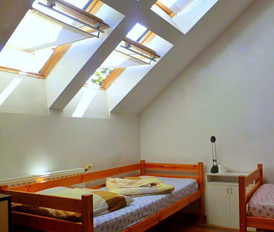 Romzsa Todor Kollegium Hostel Szeged Buitenkant foto