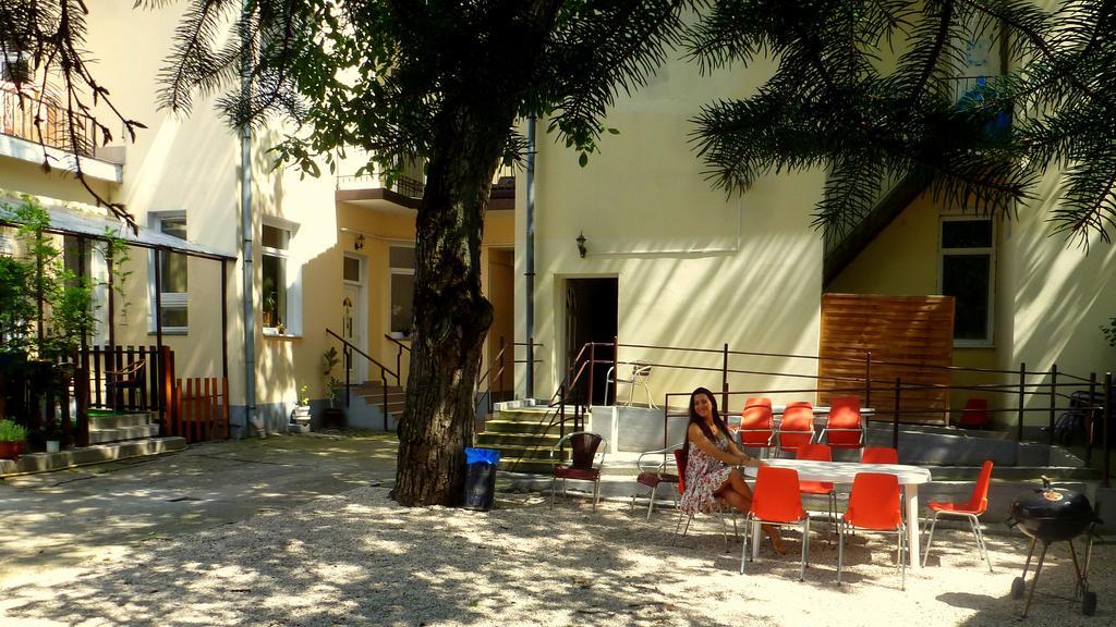 Romzsa Todor Kollegium Hostel Szeged Buitenkant foto