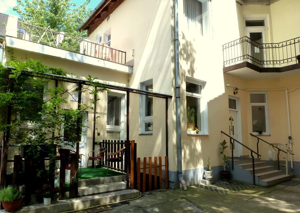 Romzsa Todor Kollegium Hostel Szeged Buitenkant foto