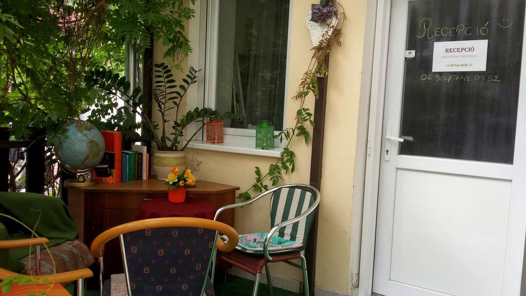 Romzsa Todor Kollegium Hostel Szeged Buitenkant foto